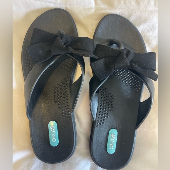 Oka-B Women's Kira Bow Flip Flops - Picture 8 of 8